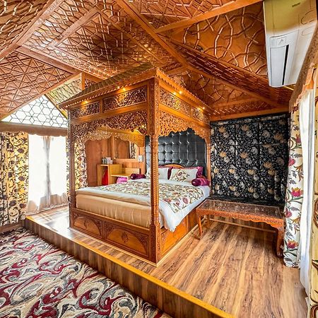New Jacquline Heritage Houseboats Srinagar  Exterior photo