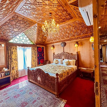 New Jacquline Heritage Houseboats Srinagar  Exterior photo