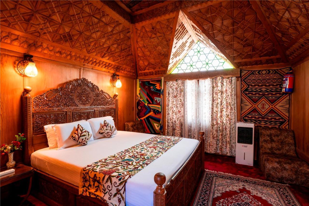 New Jacquline Heritage Houseboats Srinagar  Exterior photo