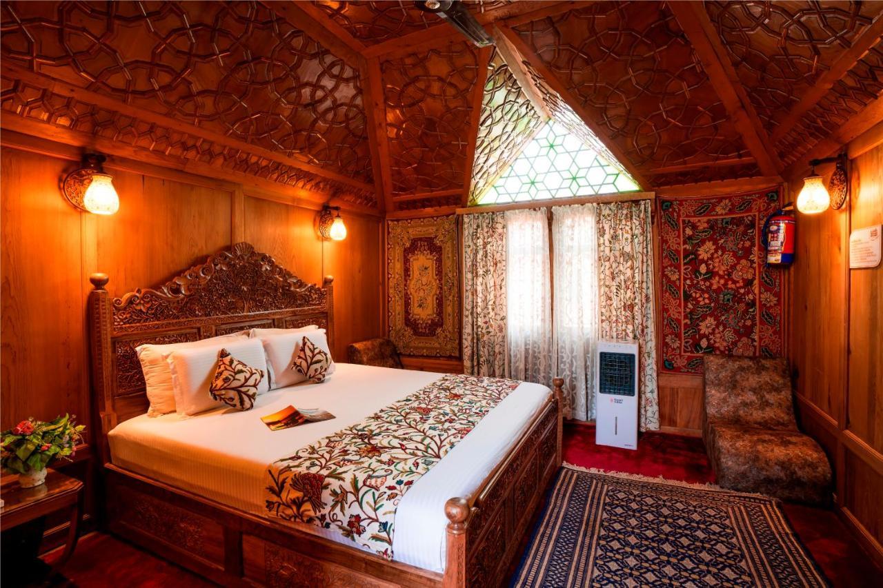 New Jacquline Heritage Houseboats Srinagar  Exterior photo