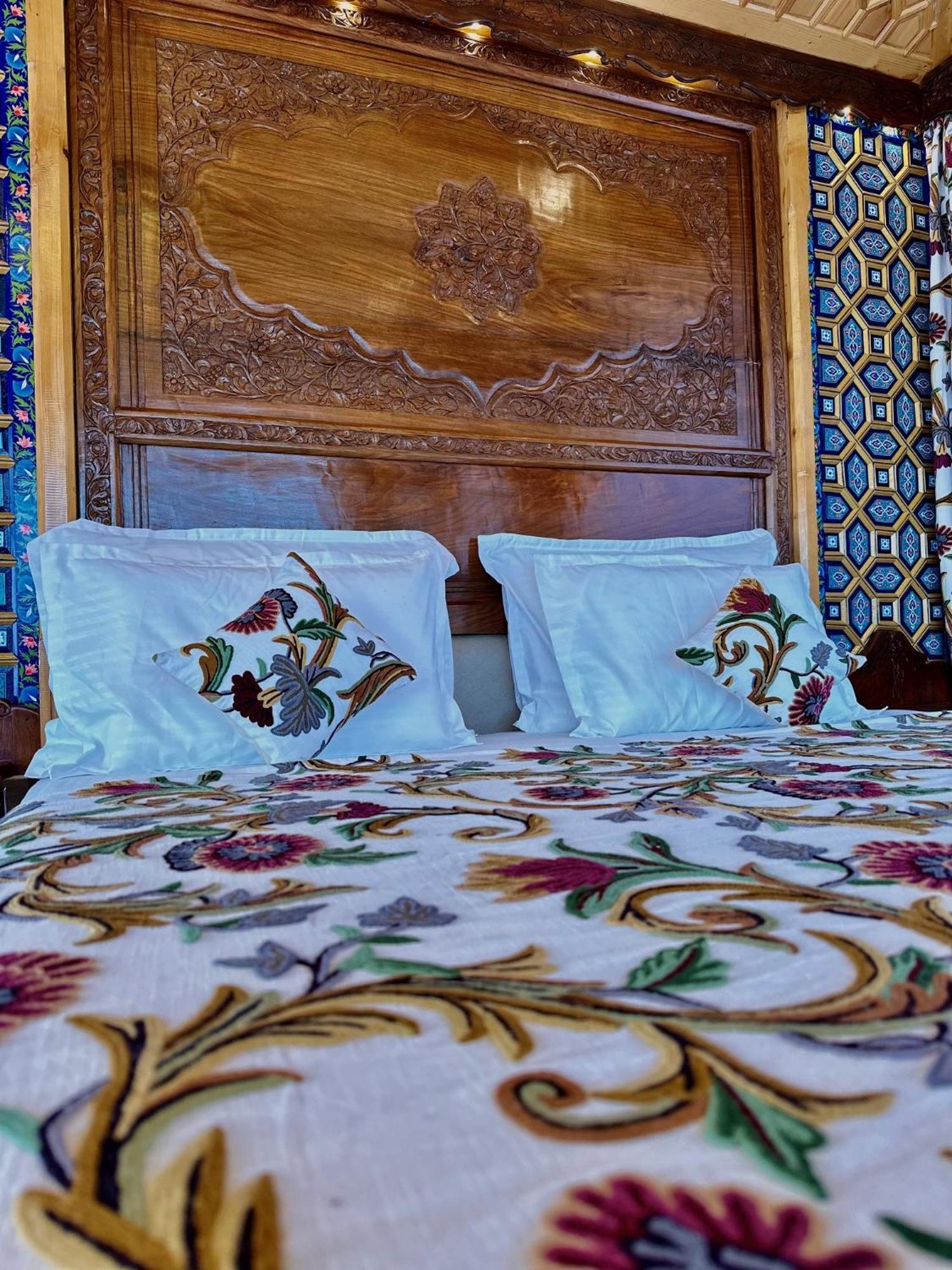 New Jacquline Heritage Houseboats Srinagar  Exterior photo