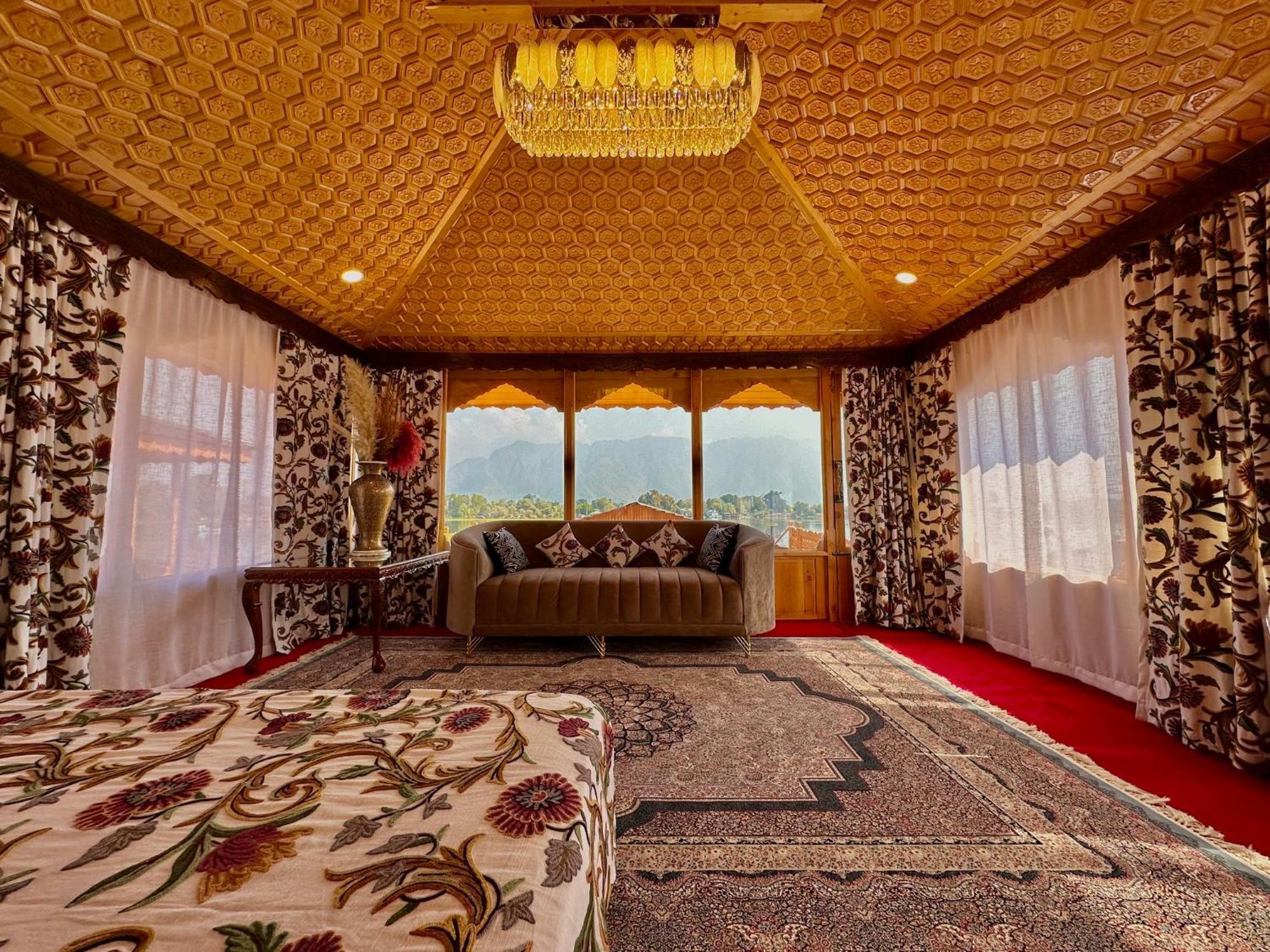 New Jacquline Heritage Houseboats Srinagar  Exterior photo