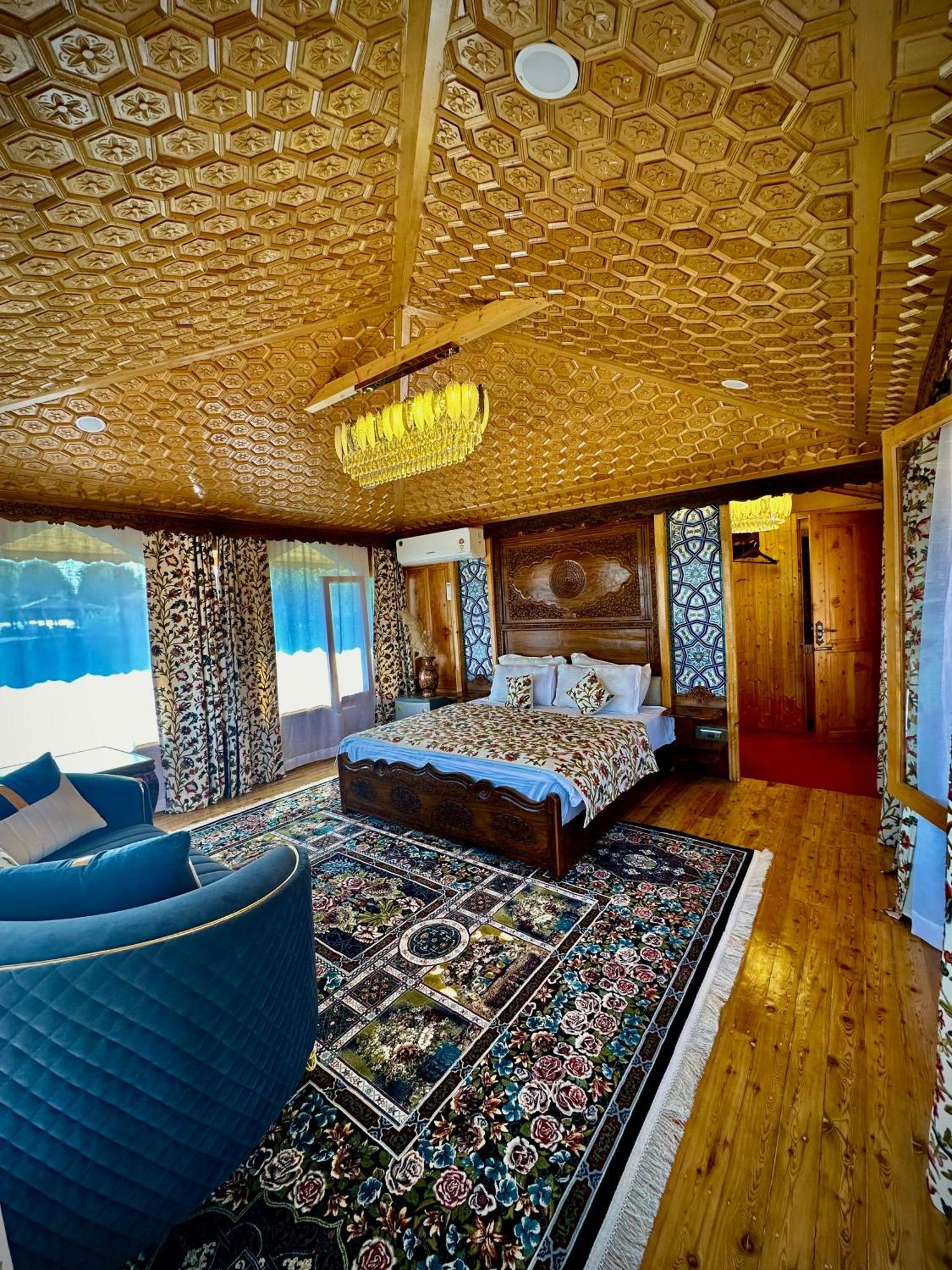 New Jacquline Heritage Houseboats Srinagar  Exterior photo