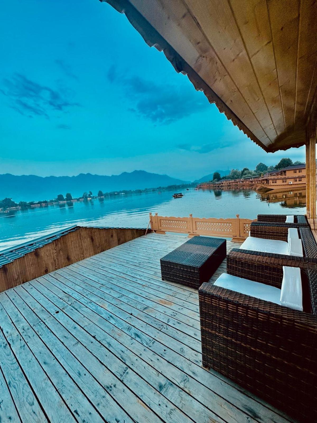 New Jacquline Heritage Houseboats Srinagar  Exterior photo