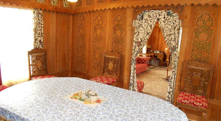 New Jacquline Heritage Houseboats Srinagar  Exterior photo