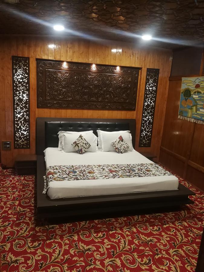 New Jacquline Heritage Houseboats Srinagar  Exterior photo