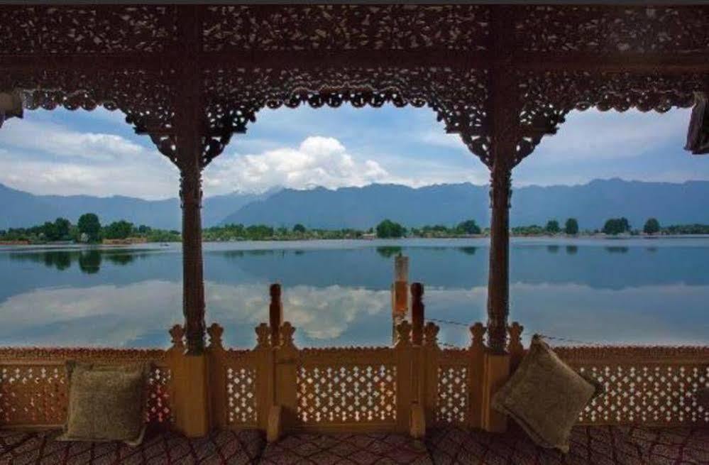 New Jacquline Heritage Houseboats Srinagar  Exterior photo