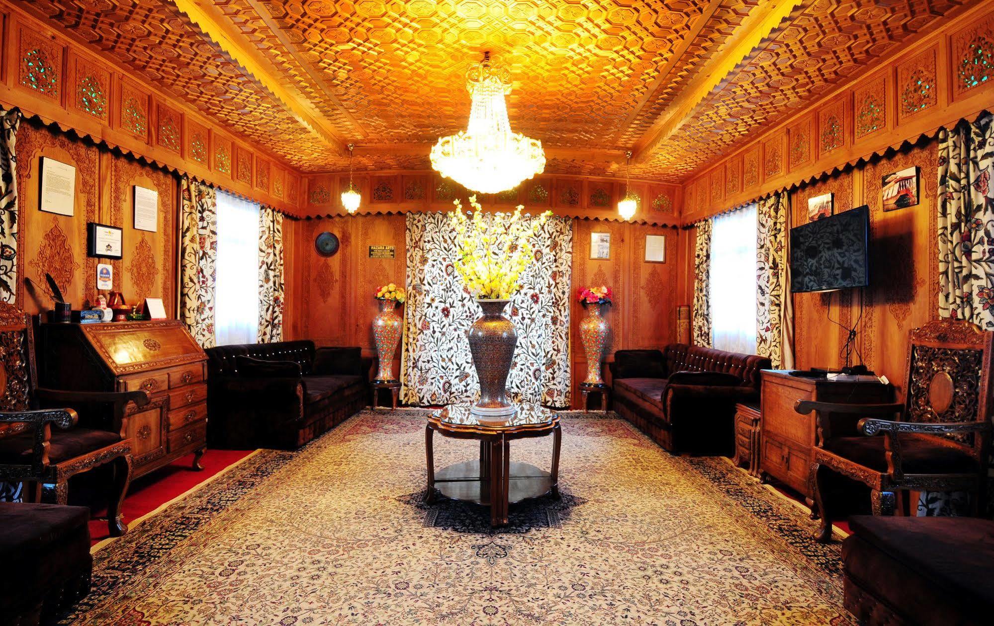New Jacquline Heritage Houseboats Srinagar  Exterior photo