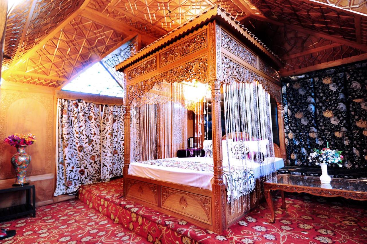New Jacquline Heritage Houseboats Srinagar  Exterior photo
